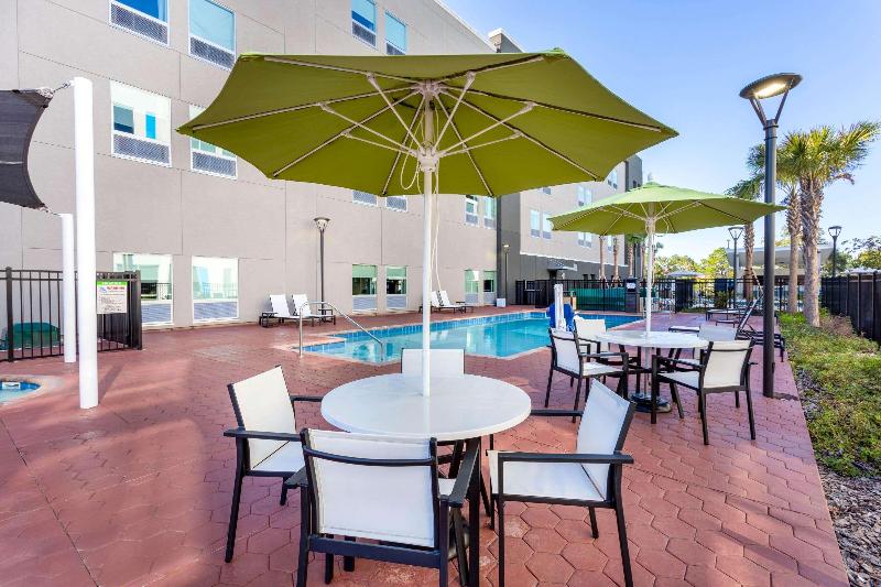 La Quinta Inn & Suites Orlando IDrive Theme Parks