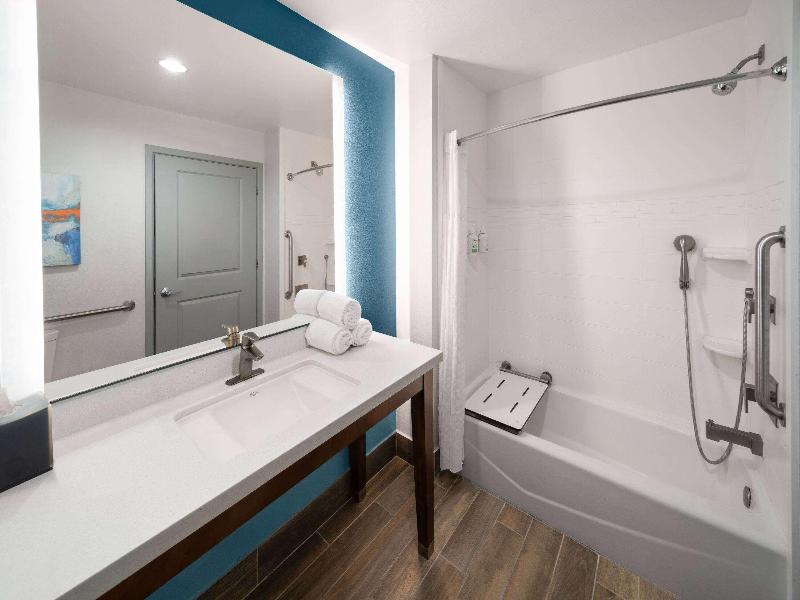 La Quinta Inn & Suites By Wyndham Rockport -Fulton image