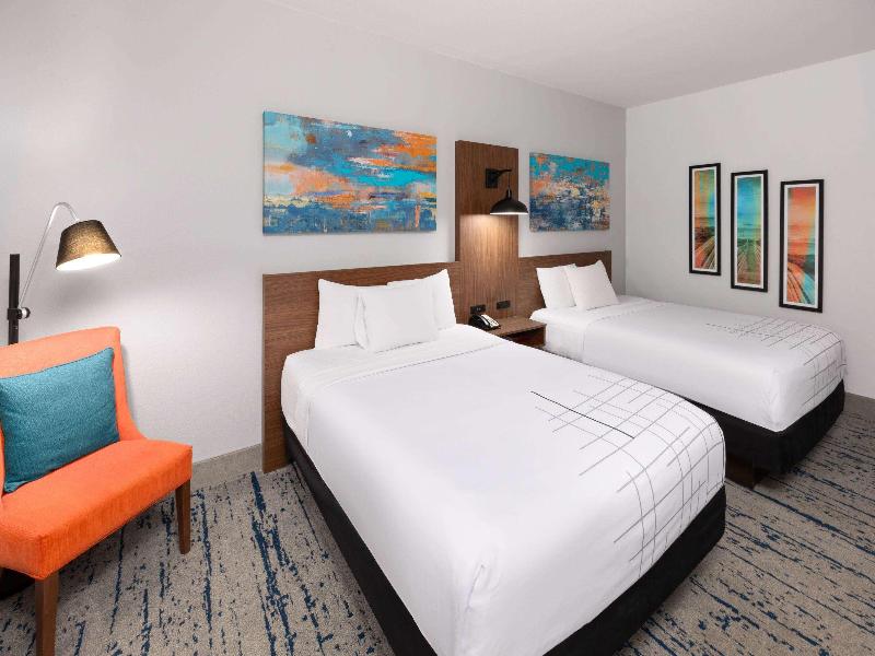 La Quinta Inn & Suites By Wyndham Rockport -Fulton image