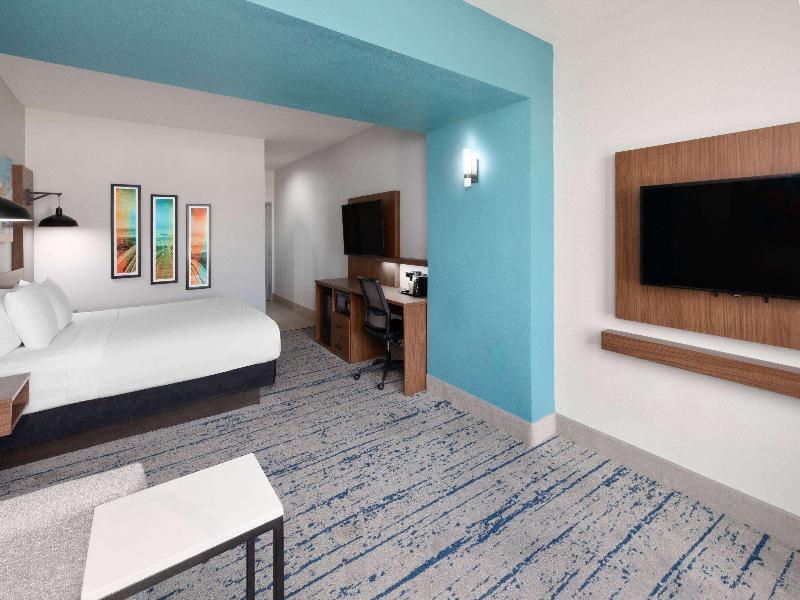 La Quinta Inn & Suites By Wyndham Rockport -Fulton image