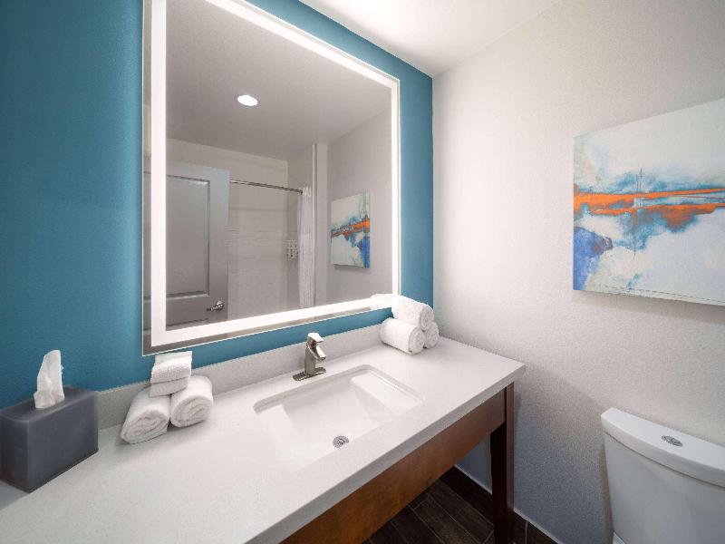 La Quinta Inn & Suites By Wyndham Rockport -Fulton image