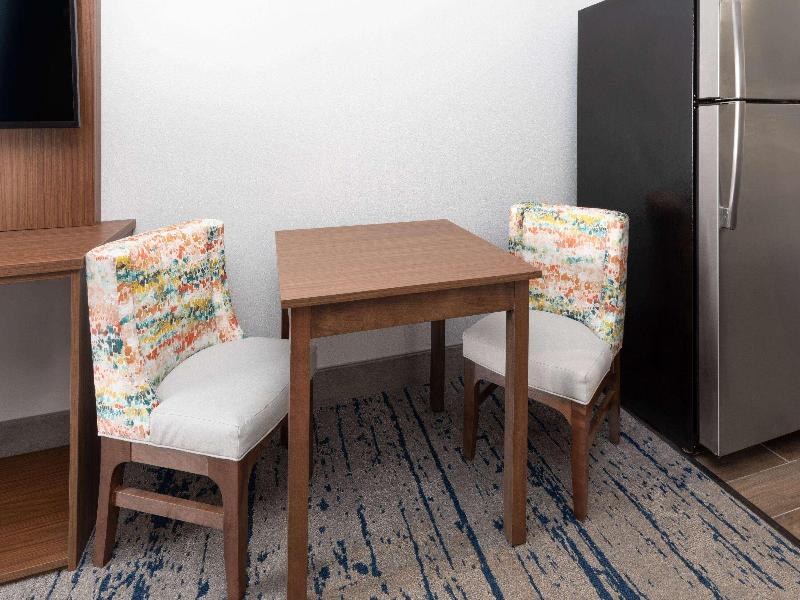 La Quinta Inn & Suites By Wyndham Rockport -Fulton image 4