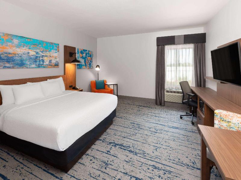 La Quinta Inn & Suites By Wyndham Rockport -Fulton image