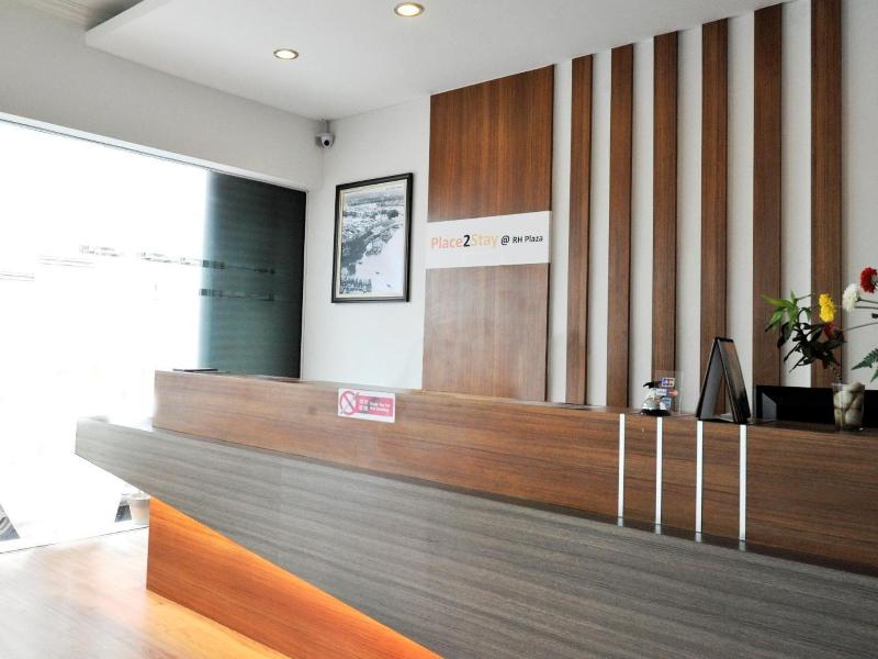 Place2Stay Rh Plaza Hotel image
