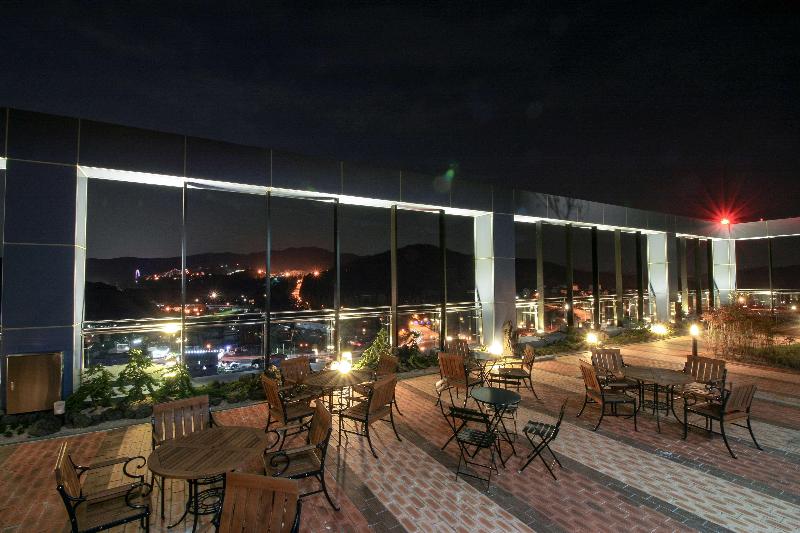 Golden Tulip Ever Yongin Hotel image