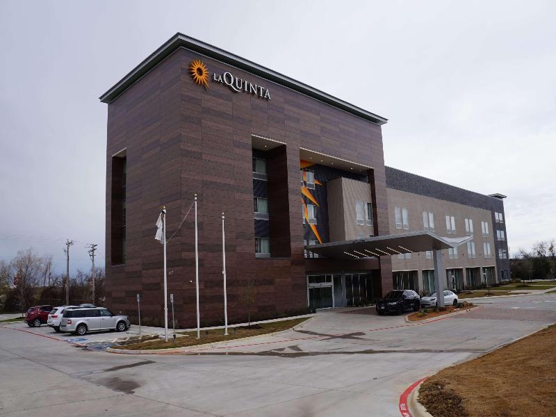 La Quinta by Wyndham Dallas Lewisville image