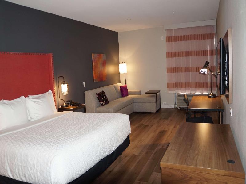 La Quinta by Wyndham Dallas Lewisville image