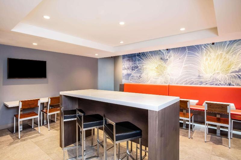 La Quinta Inn and Suites Times Square South image