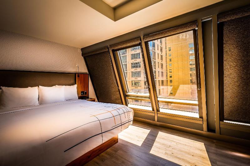 La Quinta Inn and Suites Times Square South image
