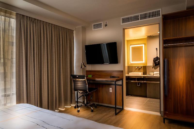 La Quinta Inn and Suites Times Square South image