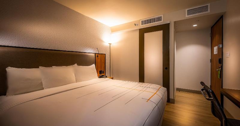 La Quinta Inn and Suites Times Square South image