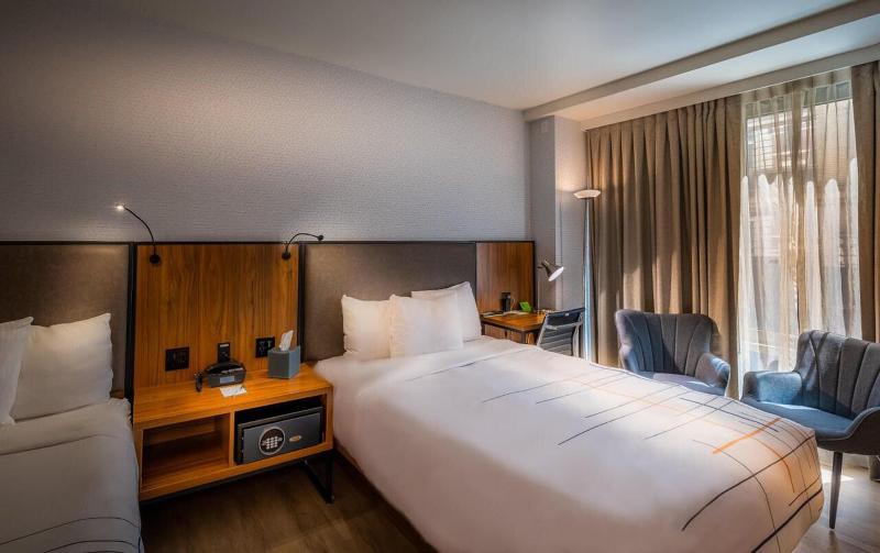 La Quinta Inn and Suites Times Square South image