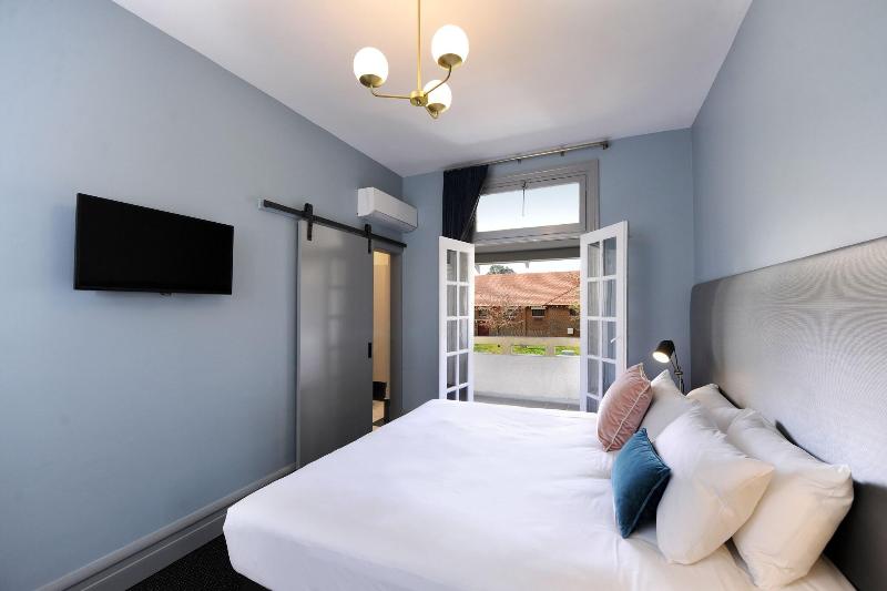 The Stirling Arms Hotel - Image 5