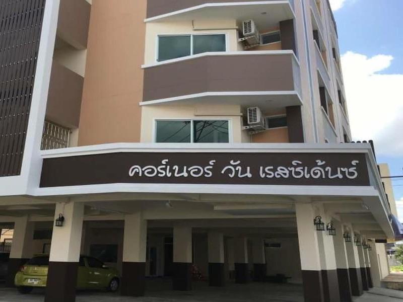 Corner one residence - Image 3