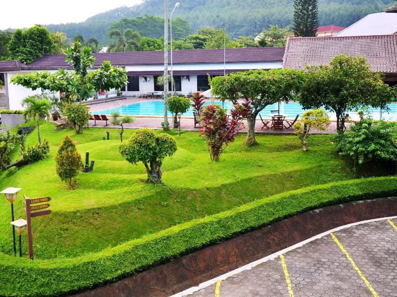 Front One Resort Magelang