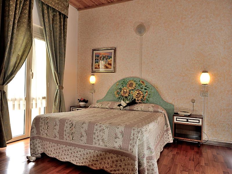 FERRETTI image