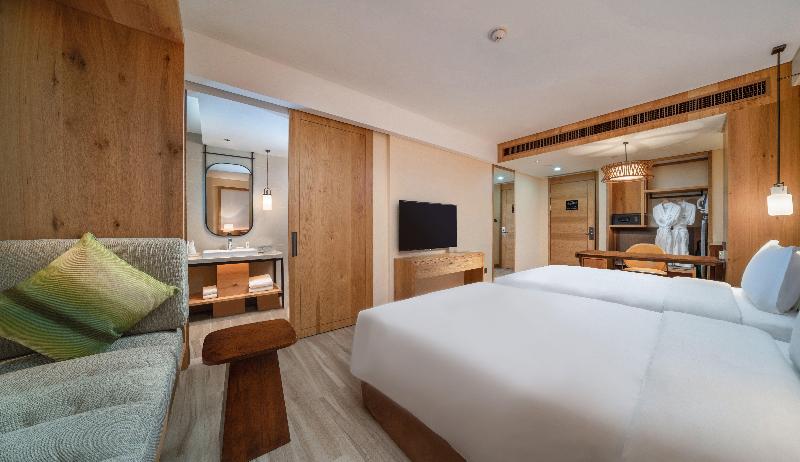 Holiday Inn Jilin Beidahu image