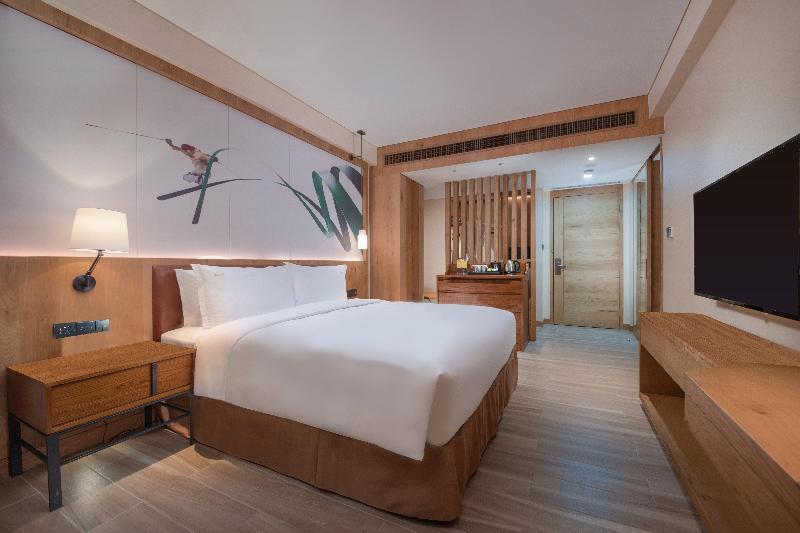 Holiday Inn Jilin Beidahu image