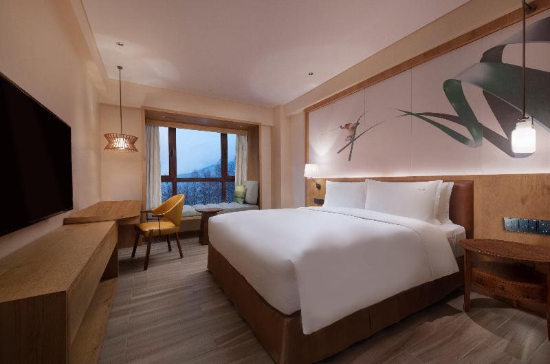 Holiday Inn Jilin Beidahu image
