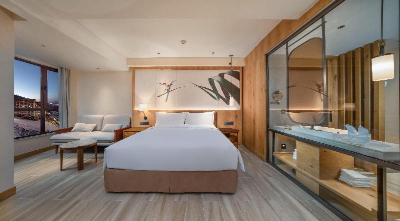 Holiday Inn Jilin Beidahu image
