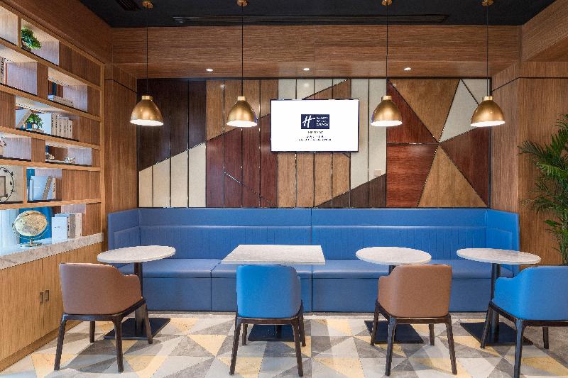 Holiday Inn Express Qingdao Chengyang Central image