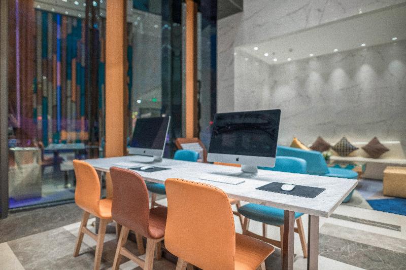 Holiday Inn Express Qingdao Chengyang Central image