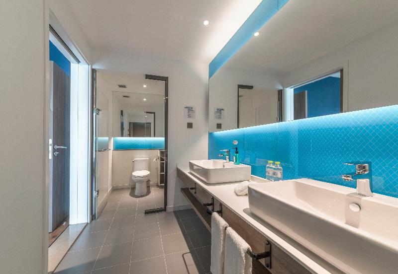 Holiday Inn Express Qingdao Chengyang Central image