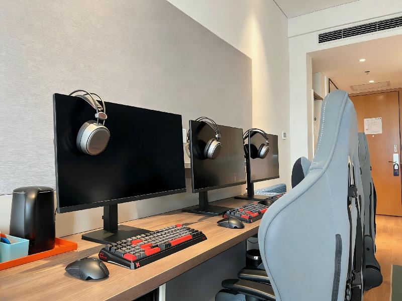 Holiday Inn Express Qingdao Chengyang Central image