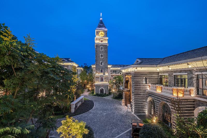 Hotel Indigo Heilong Lake image