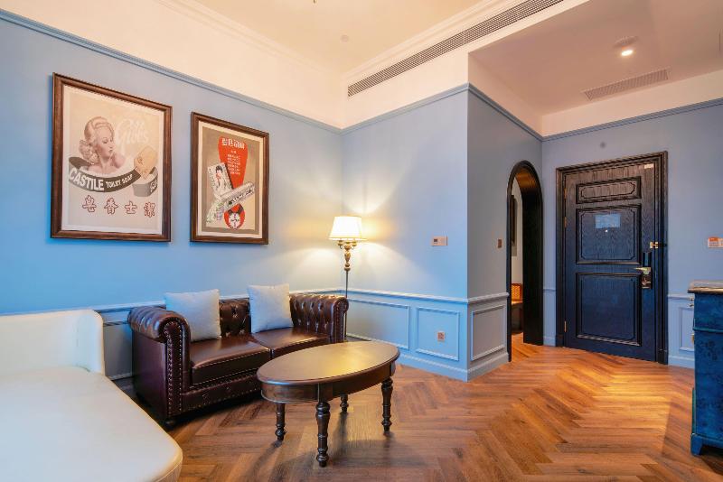 Hotel Indigo Heilong Lake image