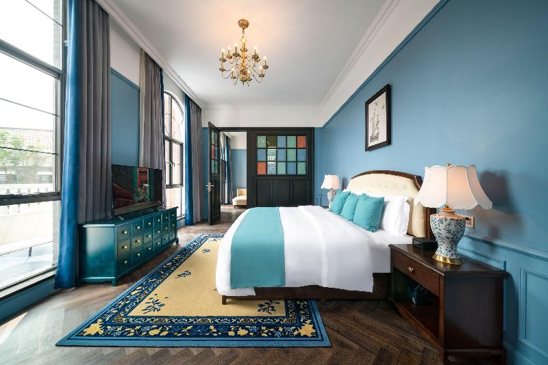 Hotel Indigo Heilong Lake image