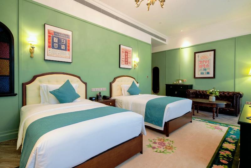Hotel Indigo Heilong Lake image