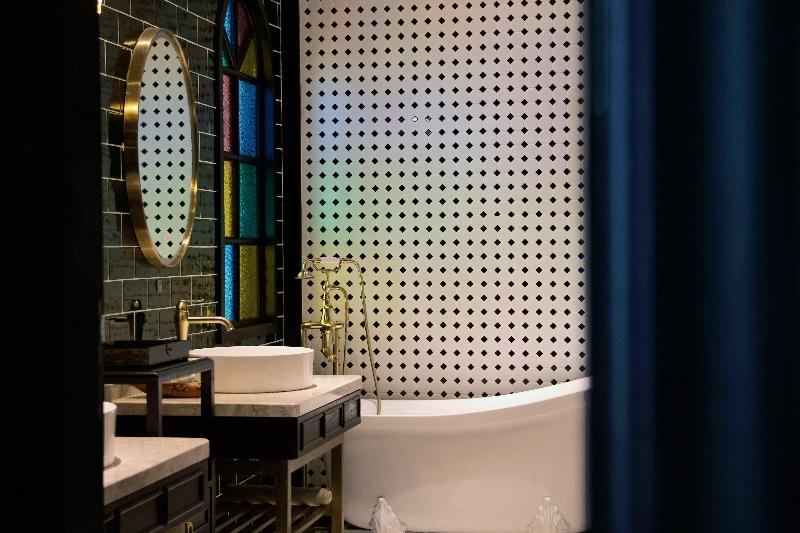 Hotel Indigo Heilong Lake image