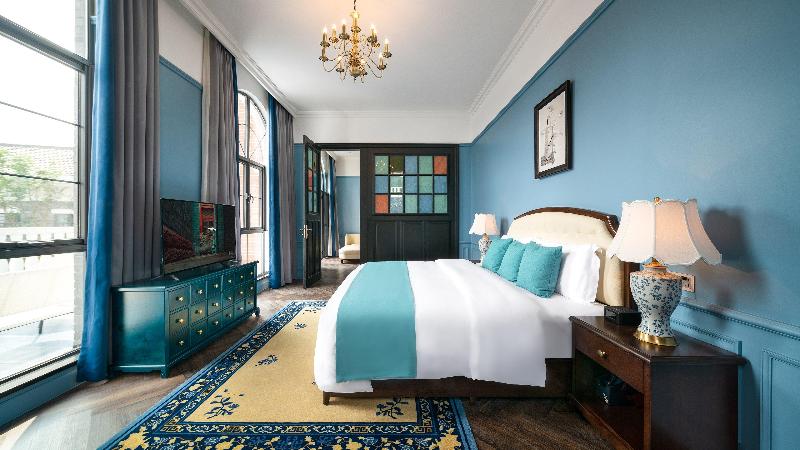 Hotel Indigo Heilong Lake image
