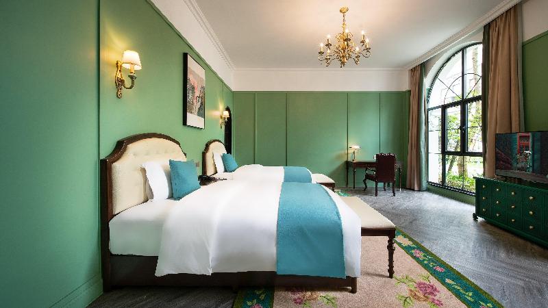 Hotel Indigo Heilong Lake image