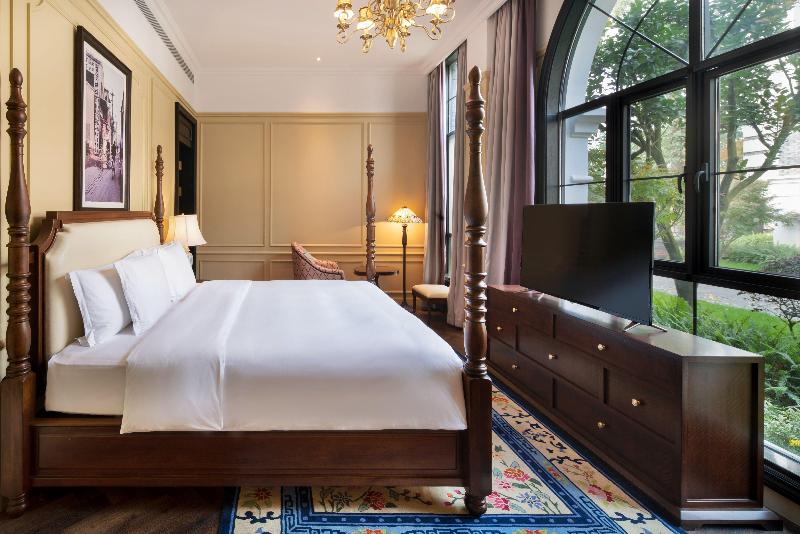Hotel Indigo Heilong Lake image