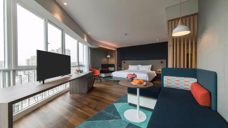 Holiday Inn Express Liyang Huafu image
