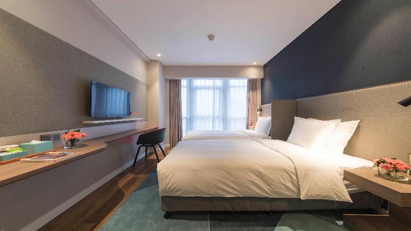 Holiday Inn Express Liyang Huafu image