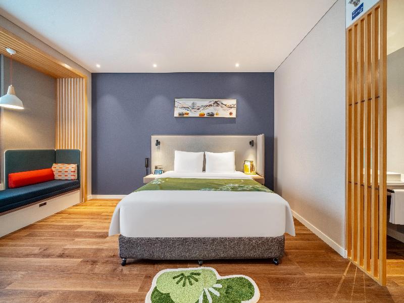 Holiday Inn Express Hangzhou Binjiang image
