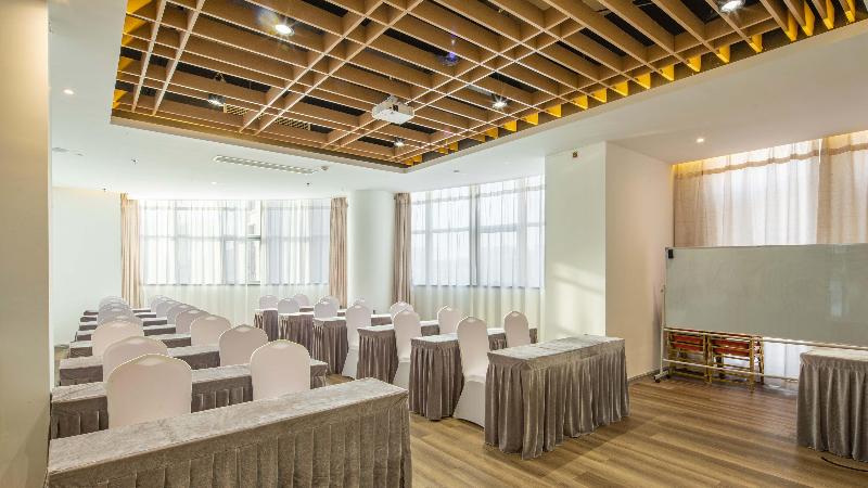 Holiday Inn Express Shangqiu Ancient Town image
