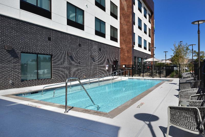 Holiday Inn Express Suites Spring Woodlands Area image