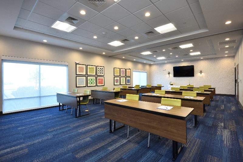 Holiday Inn Express Suites Spring Woodlands Area image