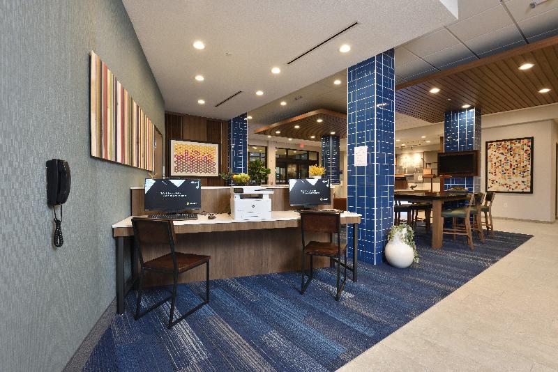 Holiday Inn Express Suites Spring Woodlands Area image