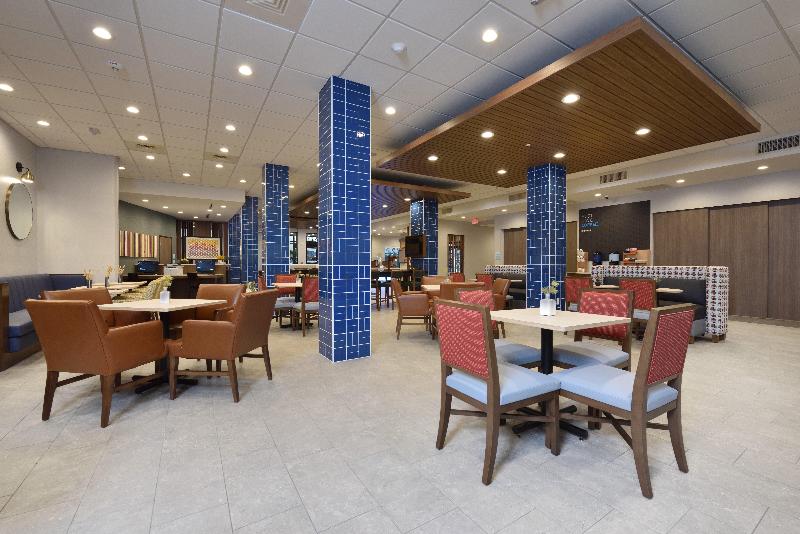Holiday Inn Express Suites Spring Woodlands Area image