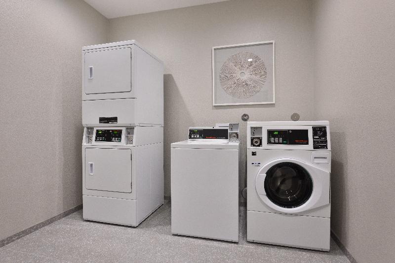 Holiday Inn Express Suites Spring Woodlands Area image