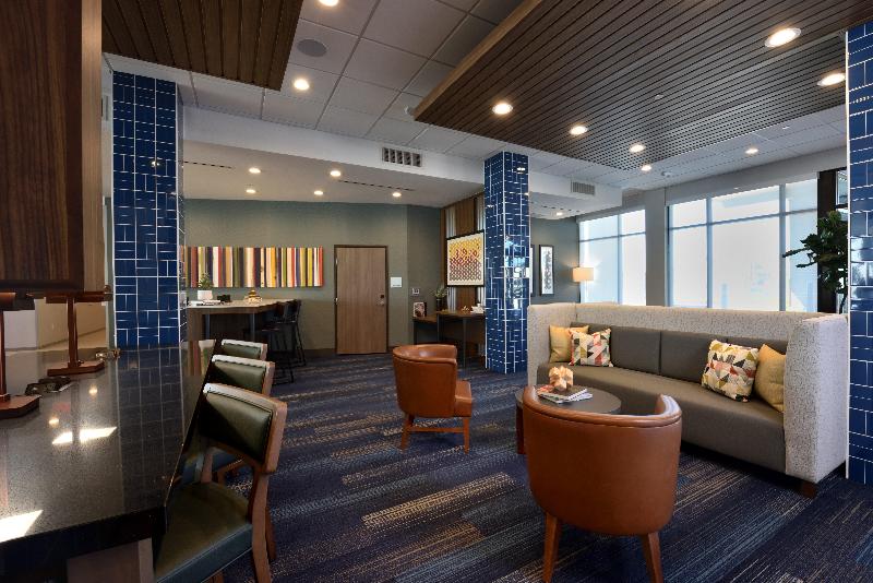 Holiday Inn Express Suites Spring Woodlands Area image