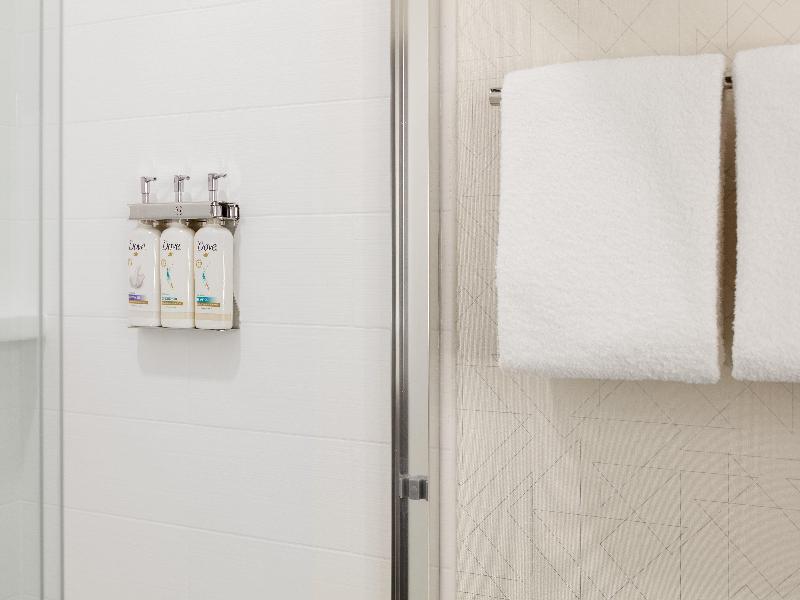 Holiday Inn Express & Suites Spring - Woodlands Ar - Image 9