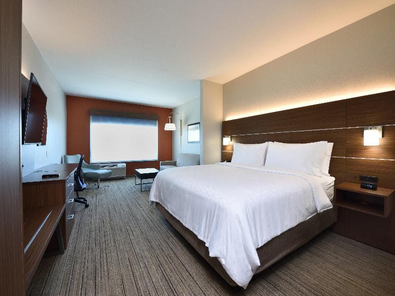 Holiday Inn Express Suites Spring Woodlands Area image