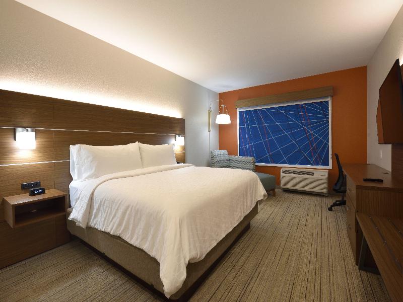 Holiday Inn Express Suites Spring Woodlands Area image