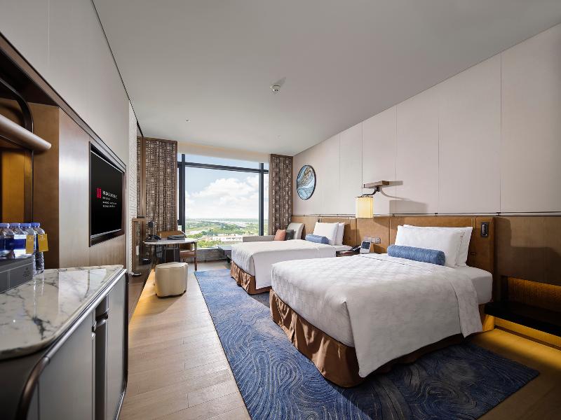 Hualuxe Nanjing Yangtze River - An IHG Hotel image